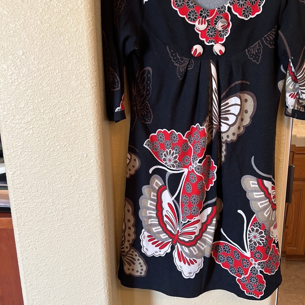 Navy chic midi tunic with vivid fall colors;perfect for the any season